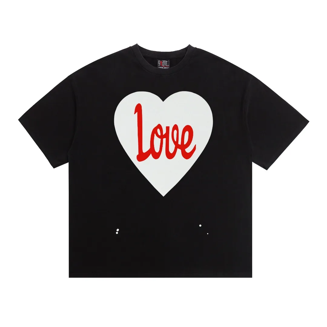Mechao Saint Michael LOVE washed retro printed old washed loose short-sleeved T-shirt with digital white ink direct printing, the fabric is breathable and the pattern is three-dimensional and clear. Fabric: Double yarn 240 grams Style number: S882 Size: S-M-L-XL Color: Washed black Price: P118